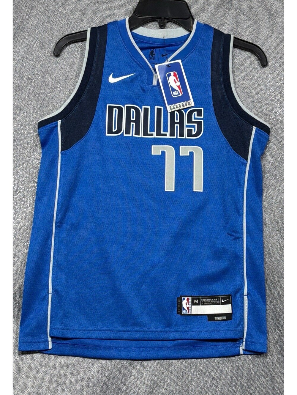 Boys Nike Dallas Mavericks Luka Dončić Swingman Icon Edition jersey